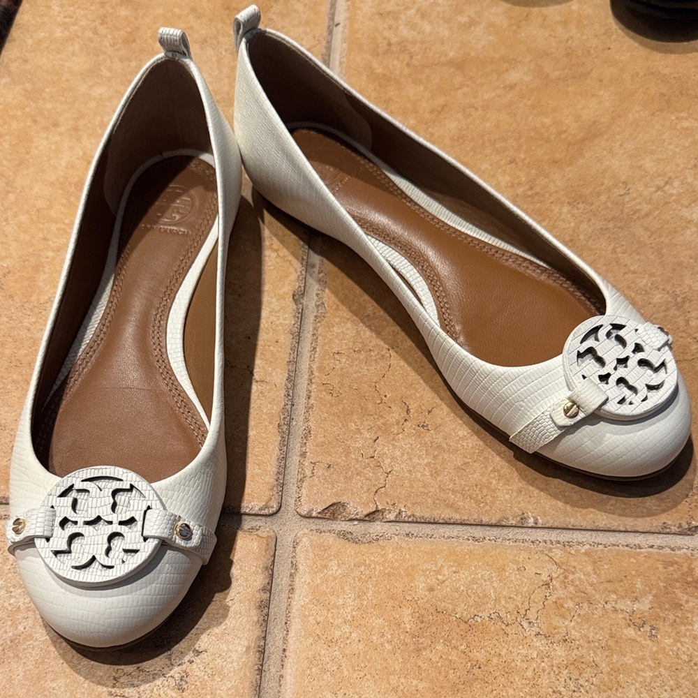 Tory Burch Mini Miller White Flats NWOT Size 8